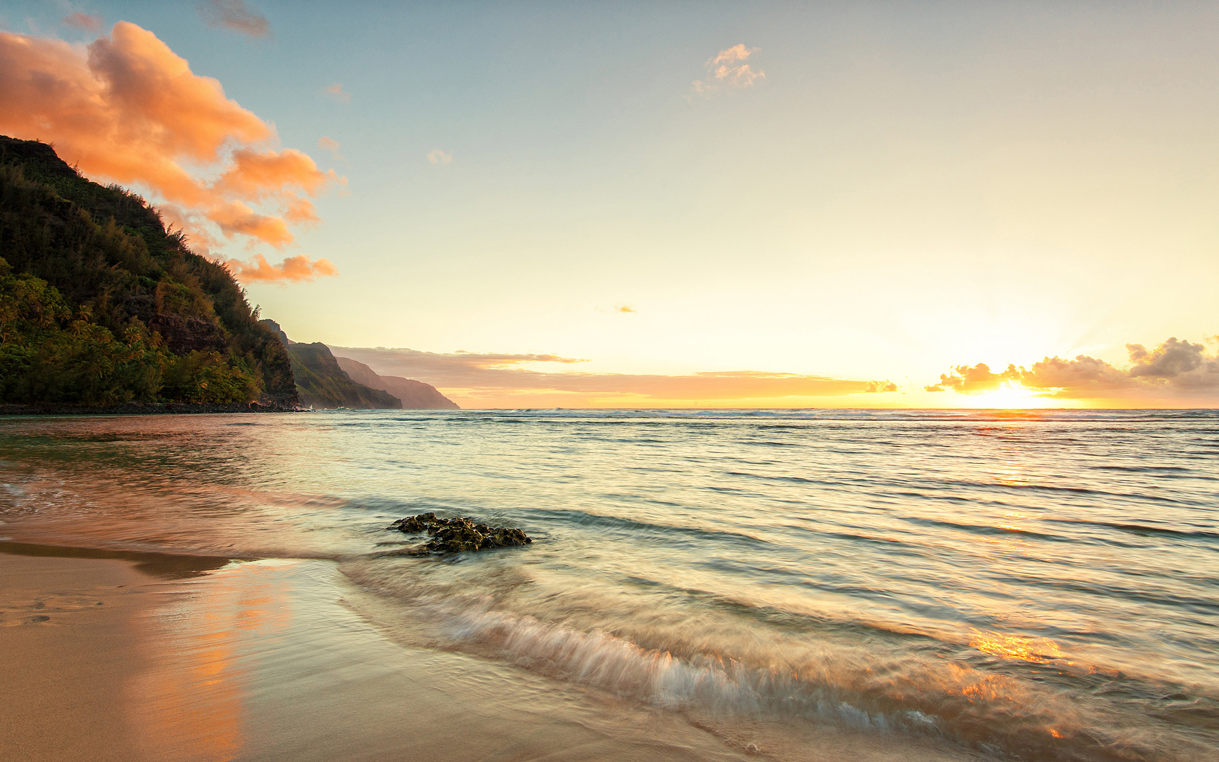 Seashore-Wallpaper.jpg