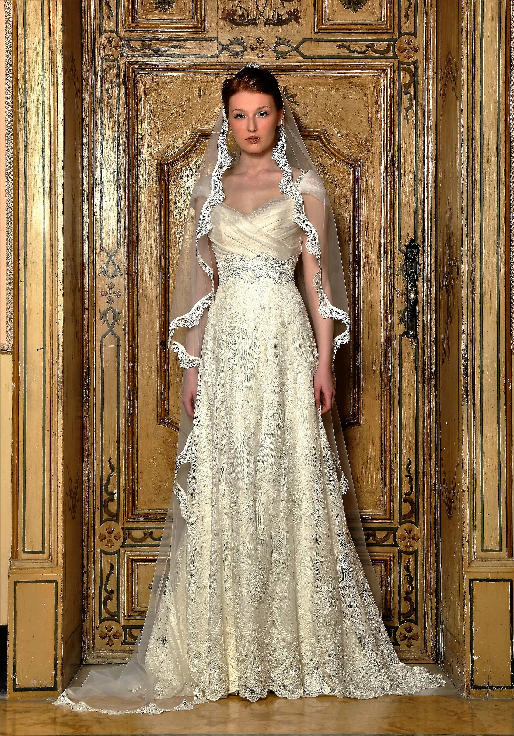 donna franca, a beautiful lace skirt with a gauze draped decolleté