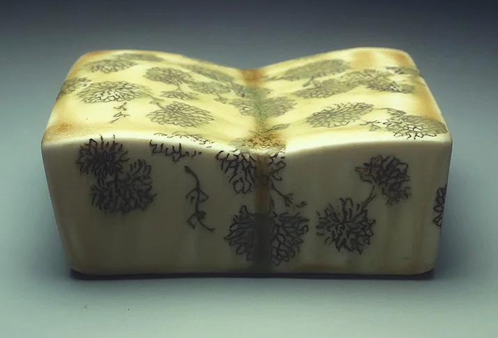 <i>Mum </i>, c/10 red. soda fired, h. 2 3/4" x w. 5" x d. 4", 1999