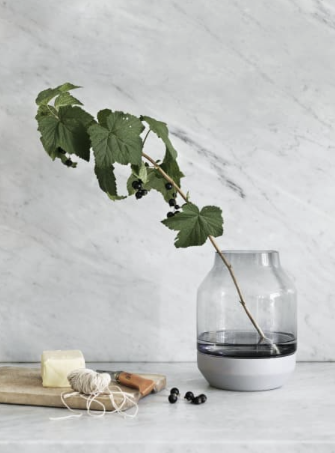 Muuto Elavated Vase - £79