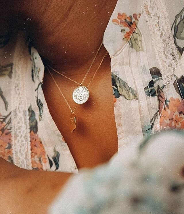 It looks like the only way we&rsquo;ll be adding any sparkle to this weekend is with jewellery ✨ 
We love Sade&rsquo;s @inmysundaybest layering of these two gorgeous @estellabartlett necklaces as inspiration