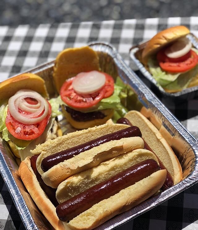 Little burger and dog action 
Doing again next week 
Burger &amp; Dog Box 
Text 484-429-4806 to order 
4 smoked angus burgers 
4 smoked kosher dogs
2 side Pints 
40$