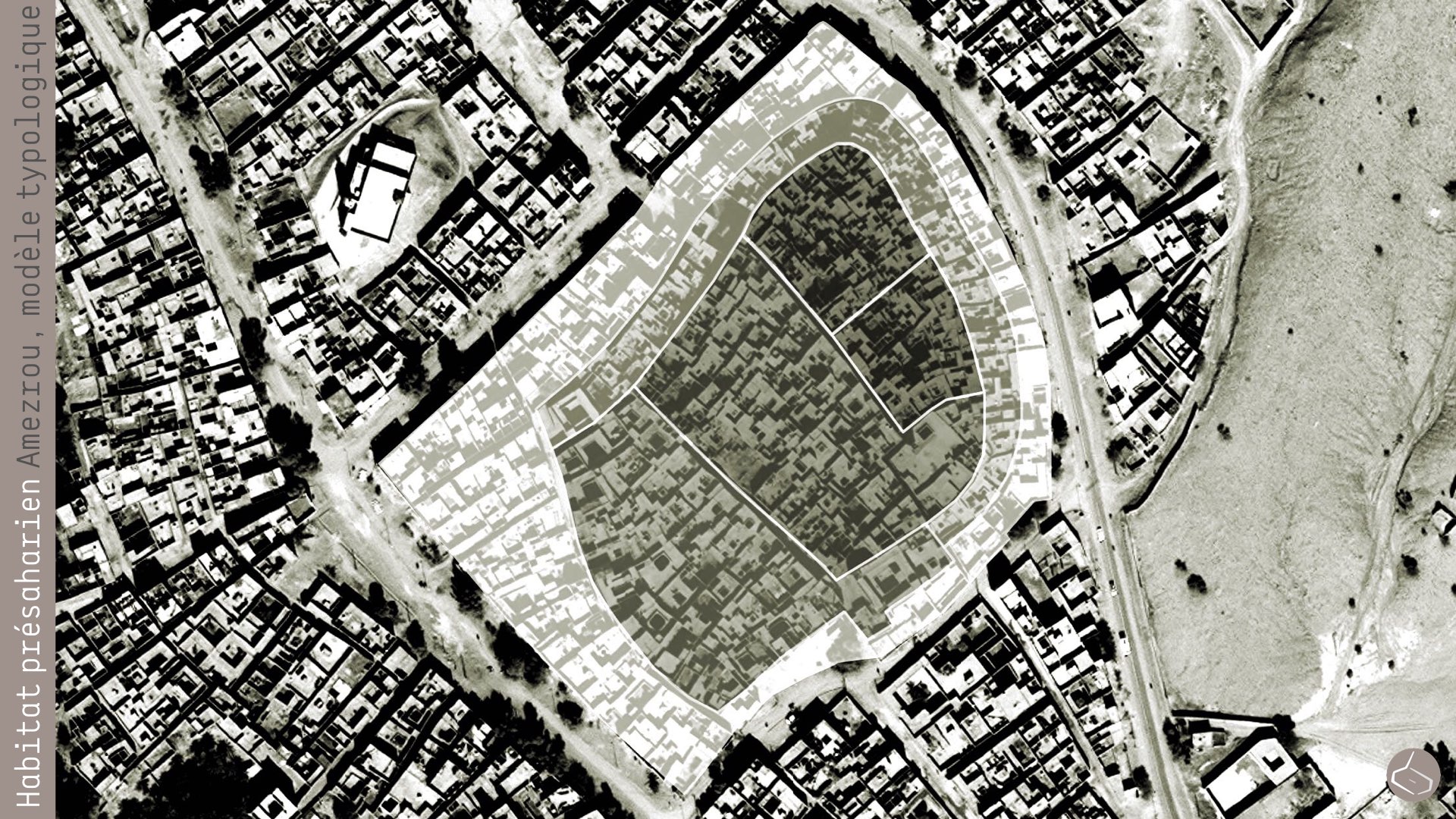   11. On avait commencé à étudier ce cas singulier avec les étudiants de l’ENAT (École Nationale d’Architecture de Tétouan), mais après on a approfondi chez Marsad Drâa. Nous avons essayé d’identifier les différentes phases de l’évolution du ksar et 