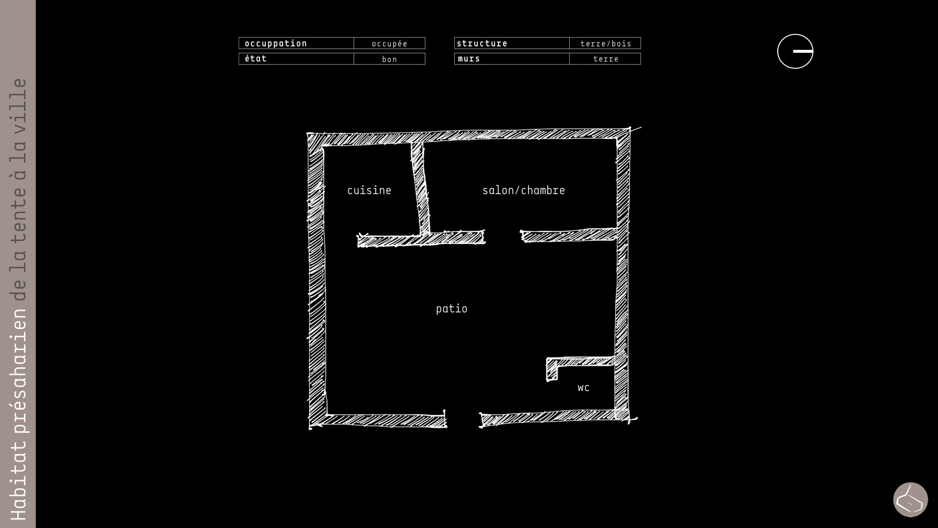   34. Avec des dimensions beaucoup plus modestes, mais toujours avec un patio et quelques chambres sur un des côtés.        34. With much more modest dimensions, but always with a patio and some rooms on one side.  