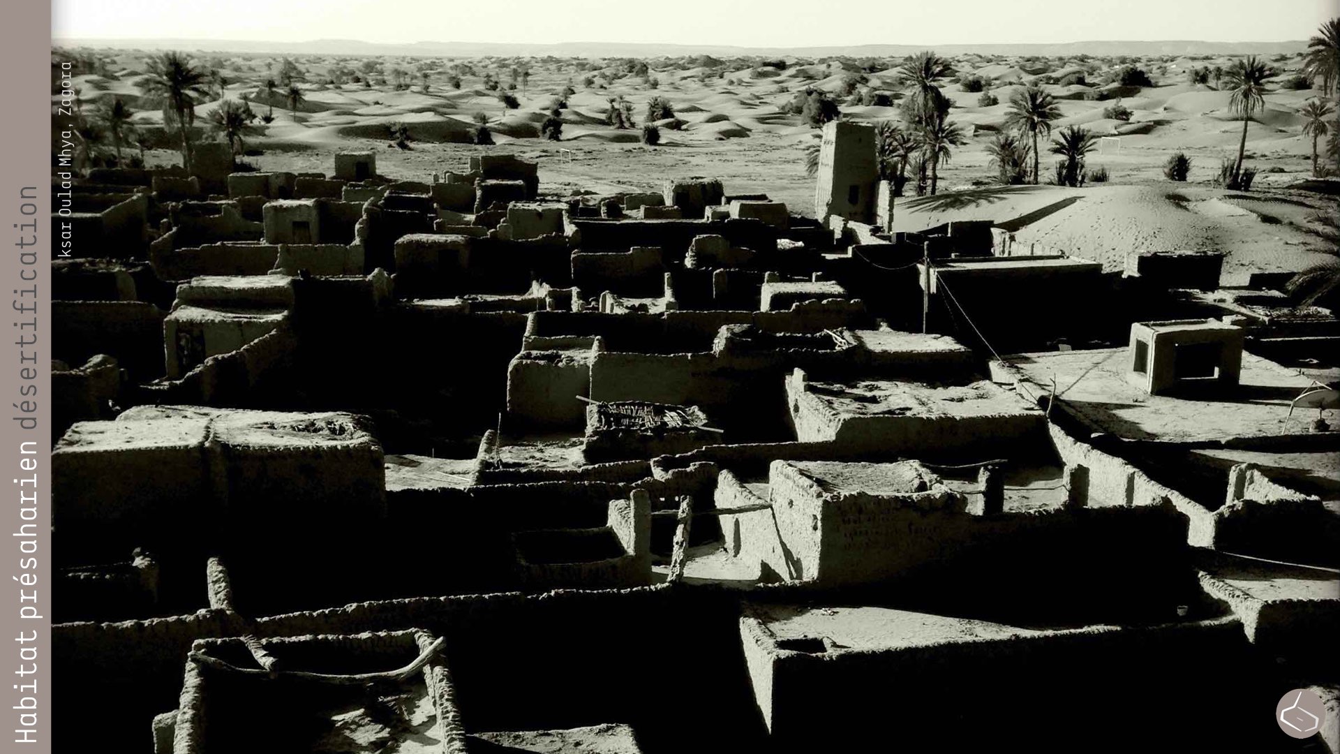 59. La disparition de la surface occupé par la palmeraie met en péril la vie des habitants, car leurs villes sont directement menacées par l’arrivée du sable, auparavant arrêté par la meilleur barrière que l’on pouvait avoir, la palmeraie. 59. The disappearance of the surface occupied by the palm grove endangers people's lives, because their cities are directly threatened by the arrival of the sand, previously stopped by the best barrier sand, the palm grove.
