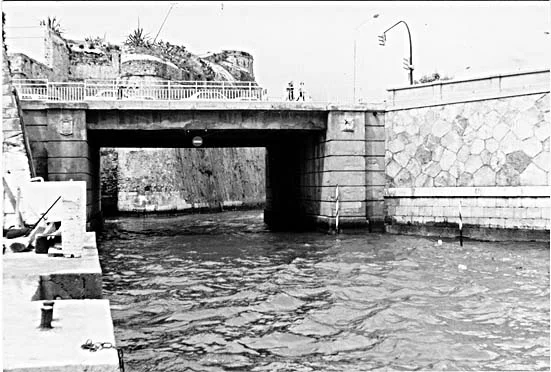 Puente nuevo del Cristo proyectado por el ingeniero Marciano Martínez Catena en 1935.