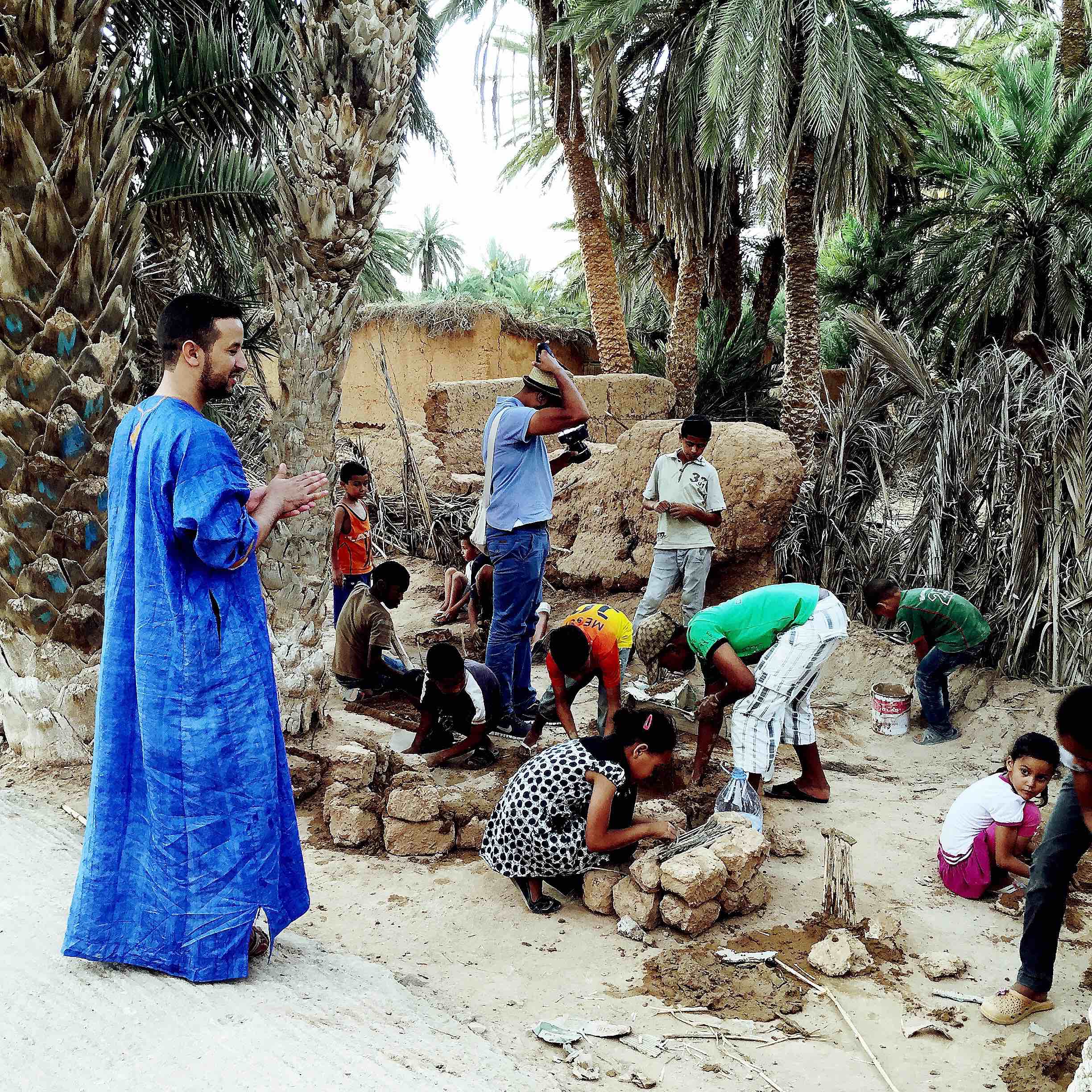 Rammed earth workshop by Rachid Ouhnni