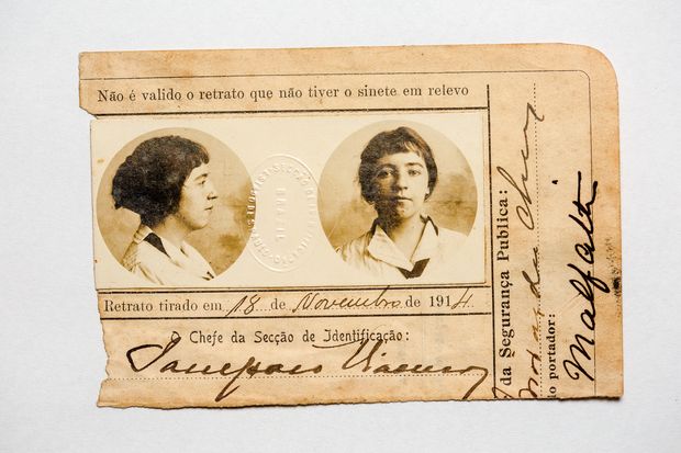 Dentro do Caderno, o passaporte de 1914, ano da primeira exposição individual de Anita