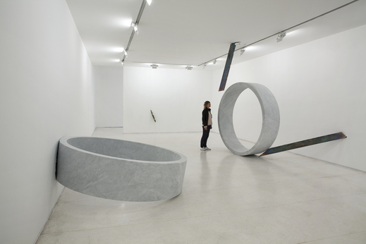 Nelson Felix, Verso, 2013, referência ao espaço circular / Foto Everton Ballardin