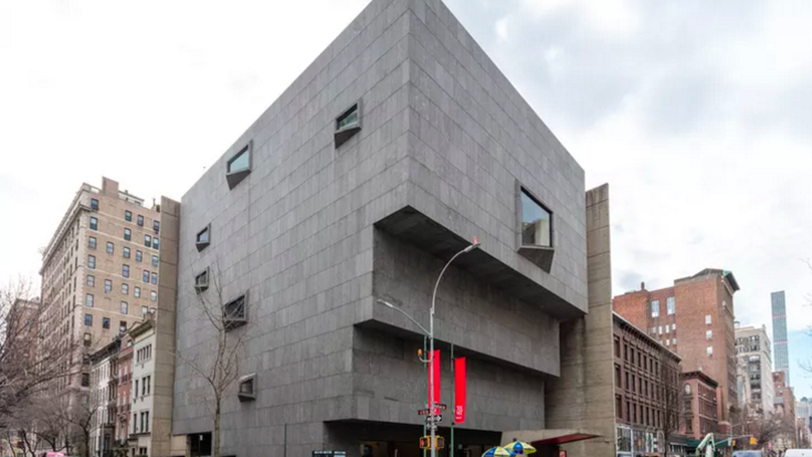 Há um ano, prédio projetado por Marcel Breuer, funciona como anexo do Metropolitan de NY