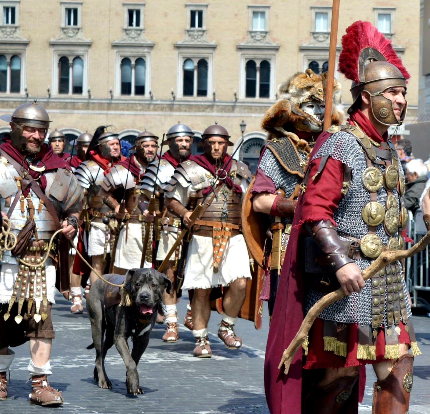 A capital da Itália festejou a fundação em 753 a.C. por Rômulo com desfiles pelas ruas