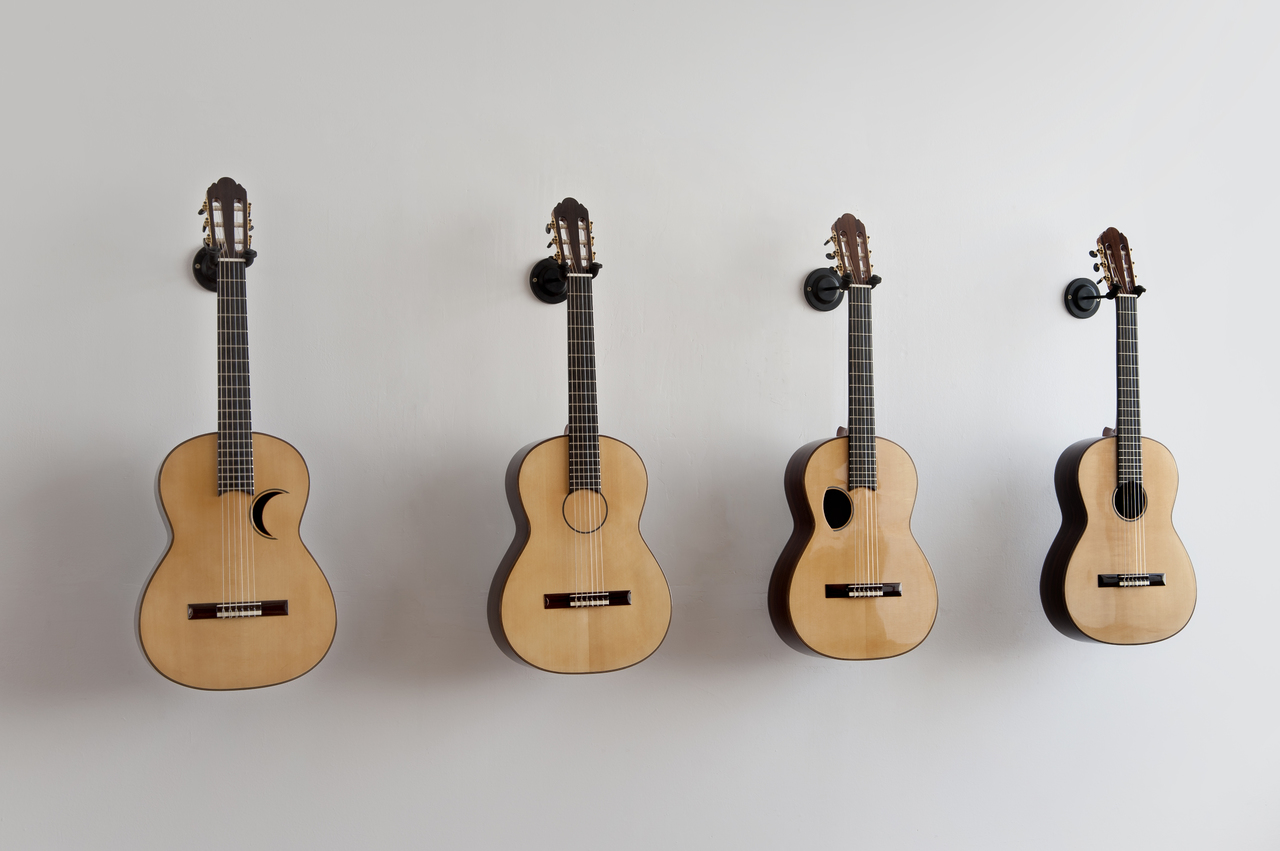 Los Carpinteros, Quatro guitarras, 2015, violões acústicos, dimensões variadas