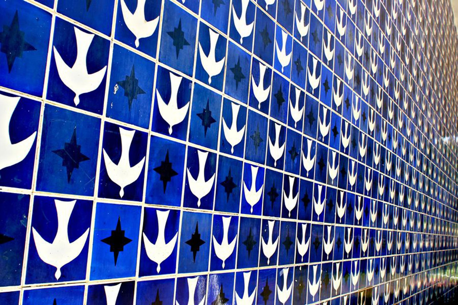 Athos Bulcão, painel, azulejos, Igrejinha de Nossa Senhora de Fátima, Brasília, Brasil
