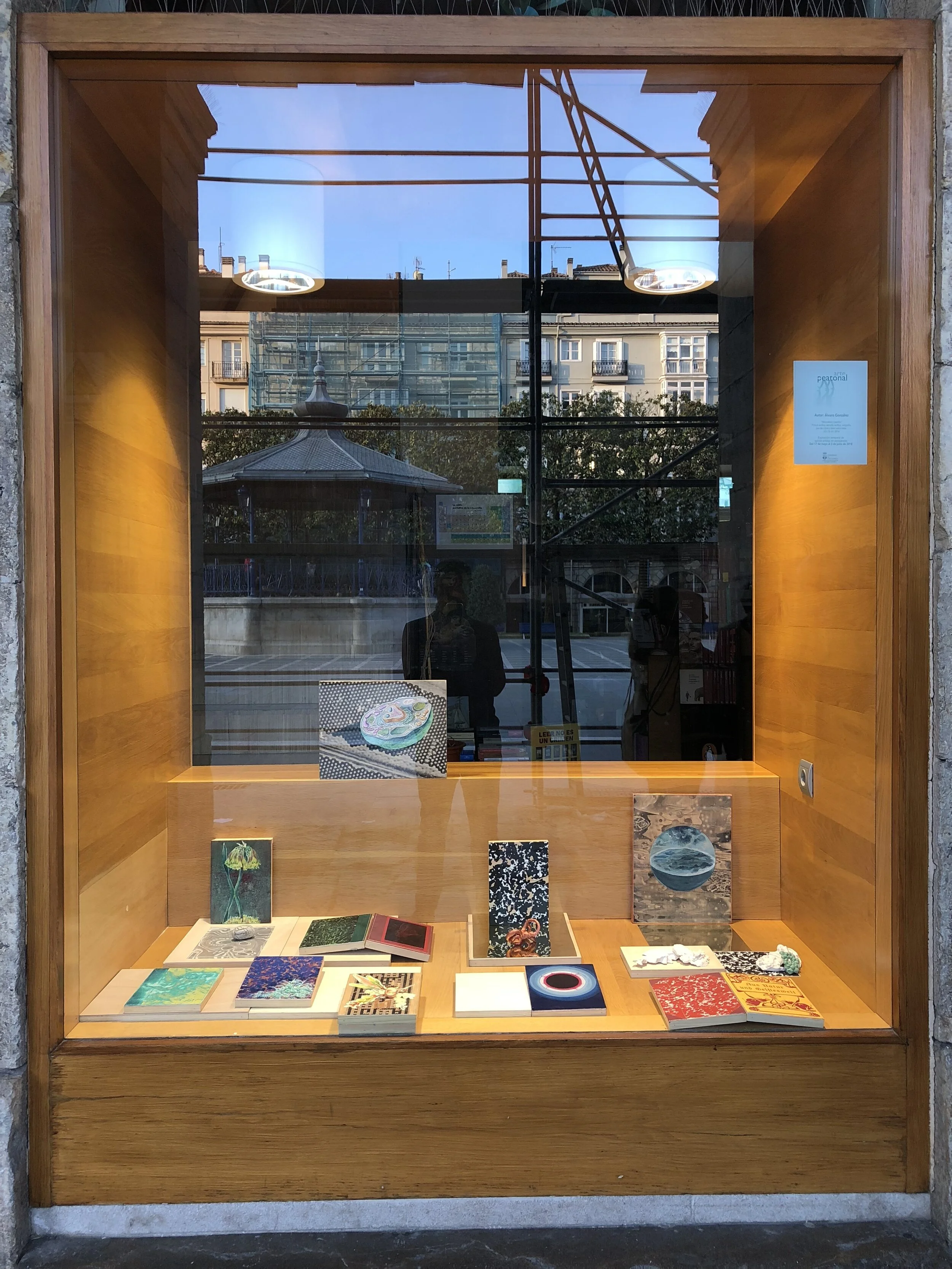  Arte peatonal. Librería Gil, Santander 2018. 