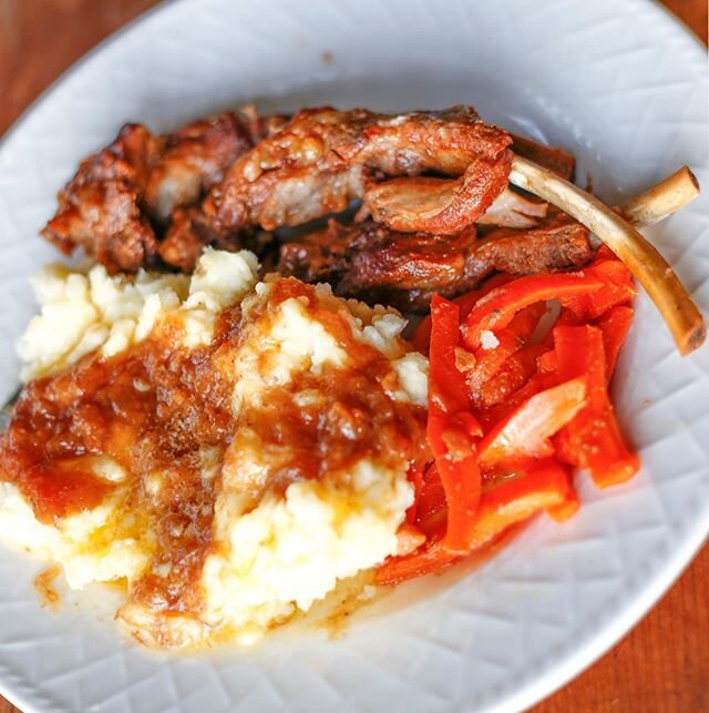 Blessed with local pasture raised pork, insta-pot short ribs with pear pur&eacute;e gravy, mash potatoes, and carrots....soooo good 😋. Real ingredients from your local farms or backyard are unparalleled in flavor and nutrition. Quality foods grown r
