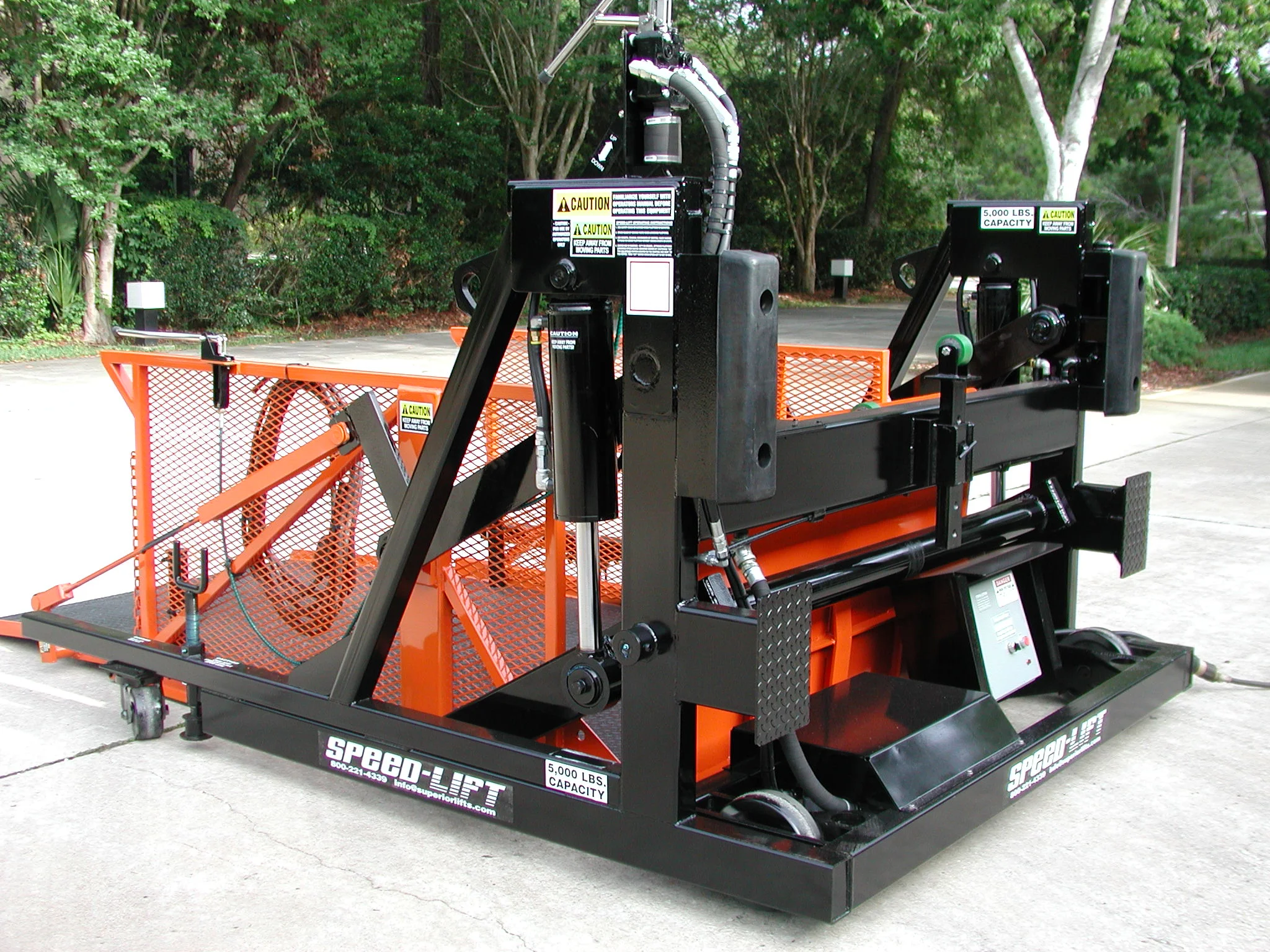 Speed Lifts Custom Loading Dock Lift l Superior Handling Equipment