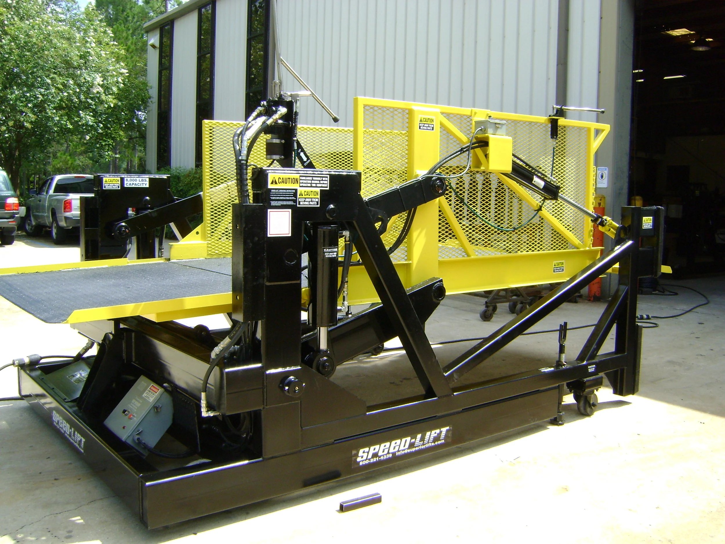 Speed Lifts Custom Loading Dock Lift l Superior Handling Equipment