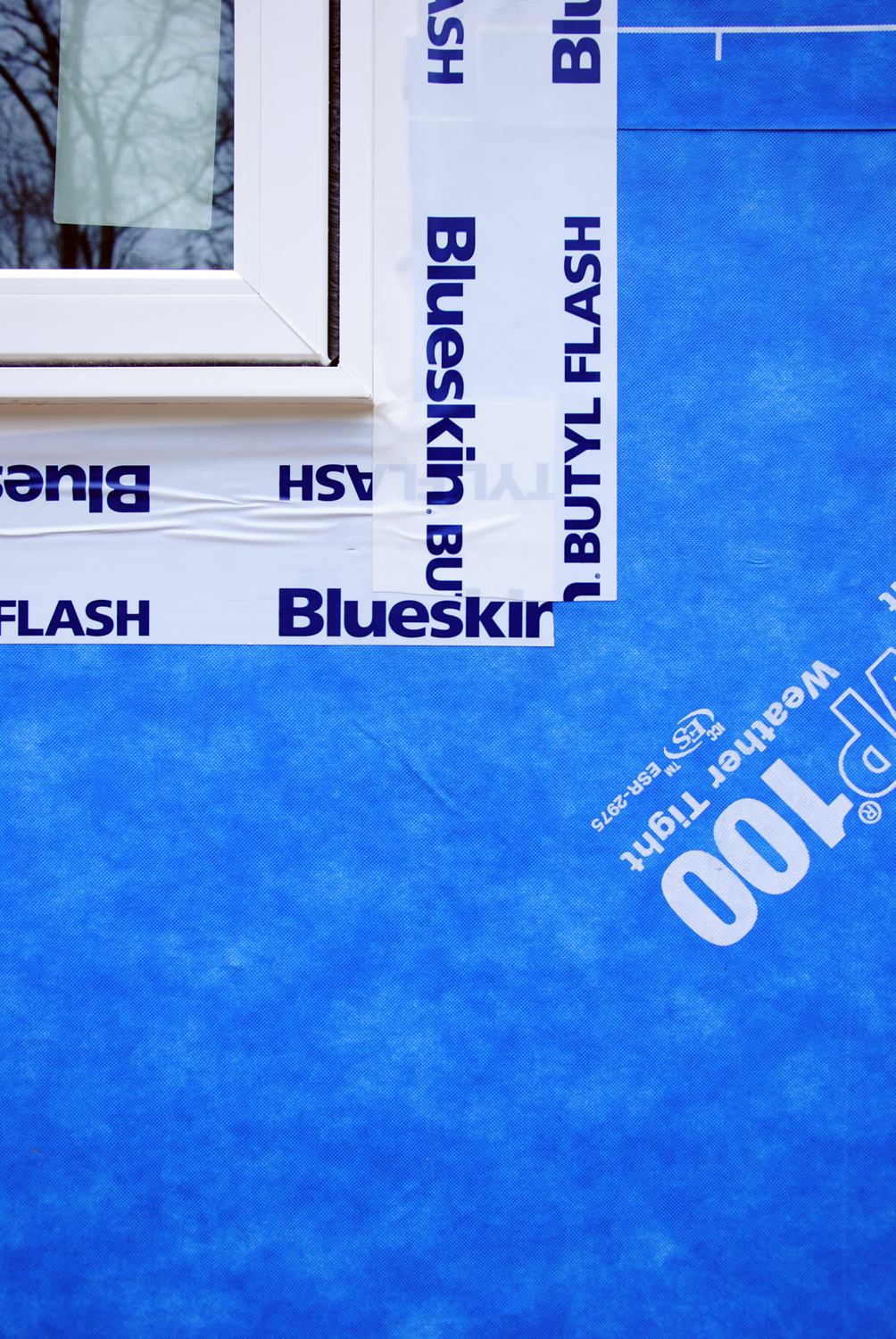 BlueskinVP 100 - tri-laminate polypropylene wrap 