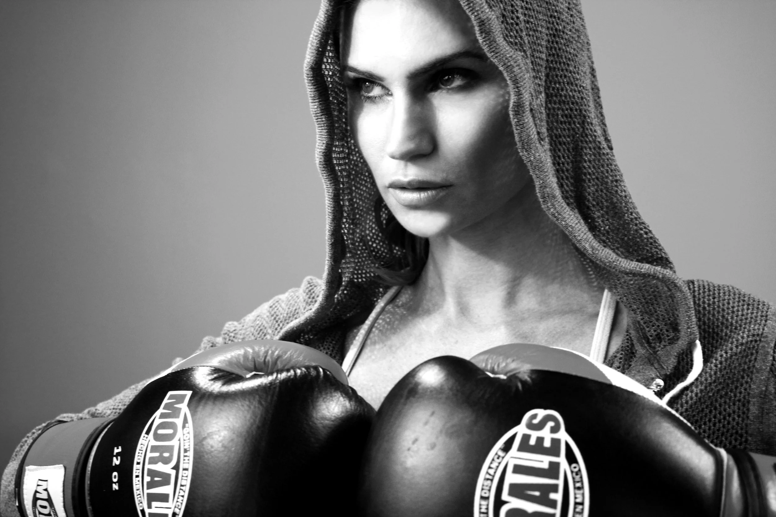 IMG_4310 - LAURIE HOODED - GLOVES TOGETHER - 01.jpg