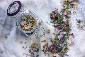 rose-lavender-red-clover-tea-to-sleep-relax.jpg