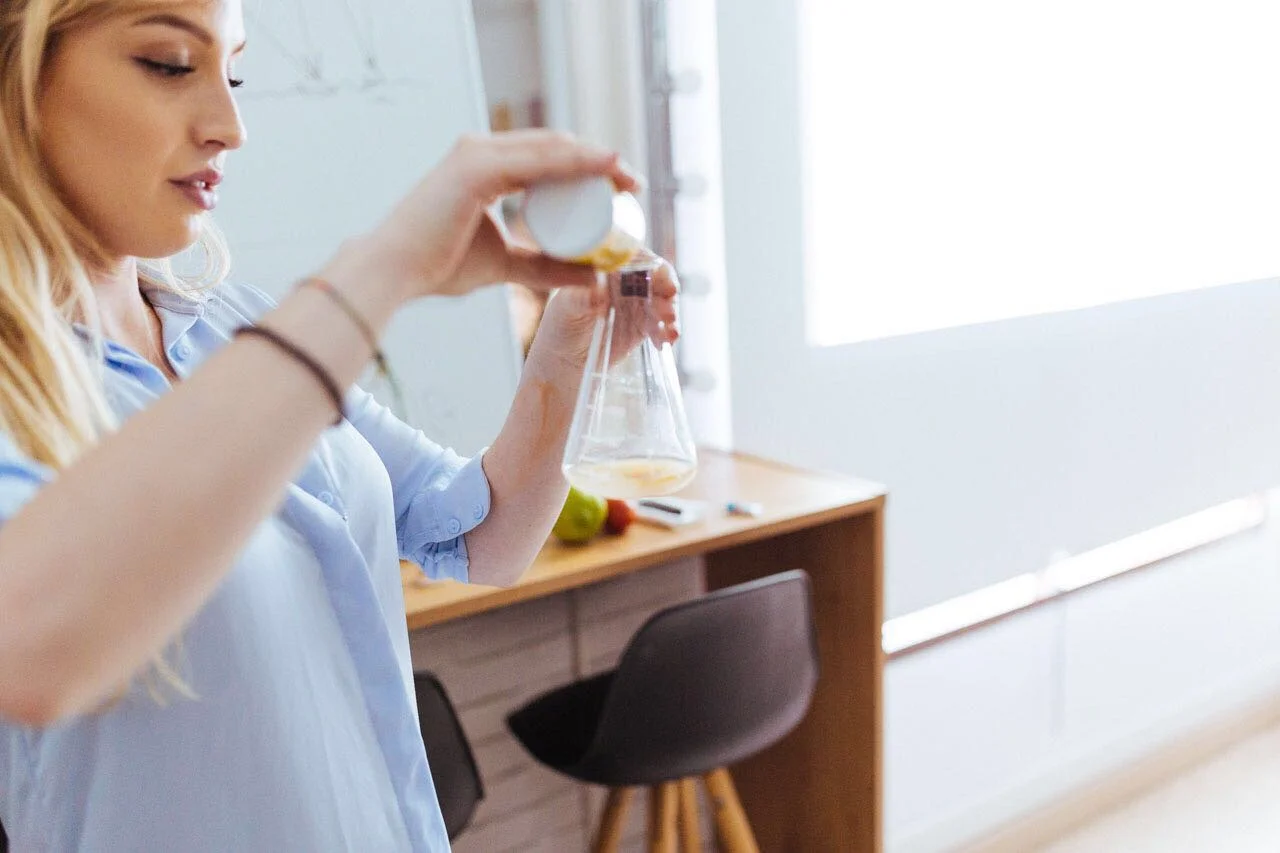 THE BEAUTY OF SCIENCE CON LAURA BEY