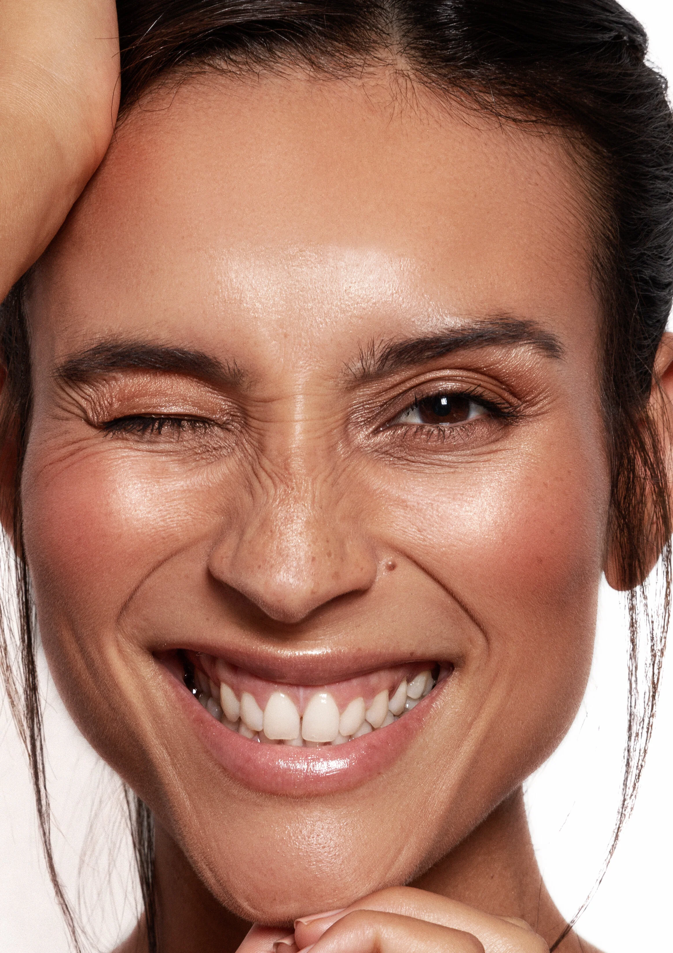 modelo con maquillaje natural luminoso piel glow curso maquillaje natural en Barcelona Easy Glow