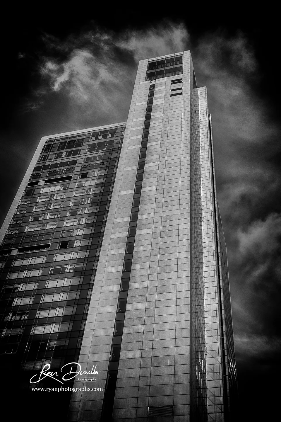 St Regis In Mono