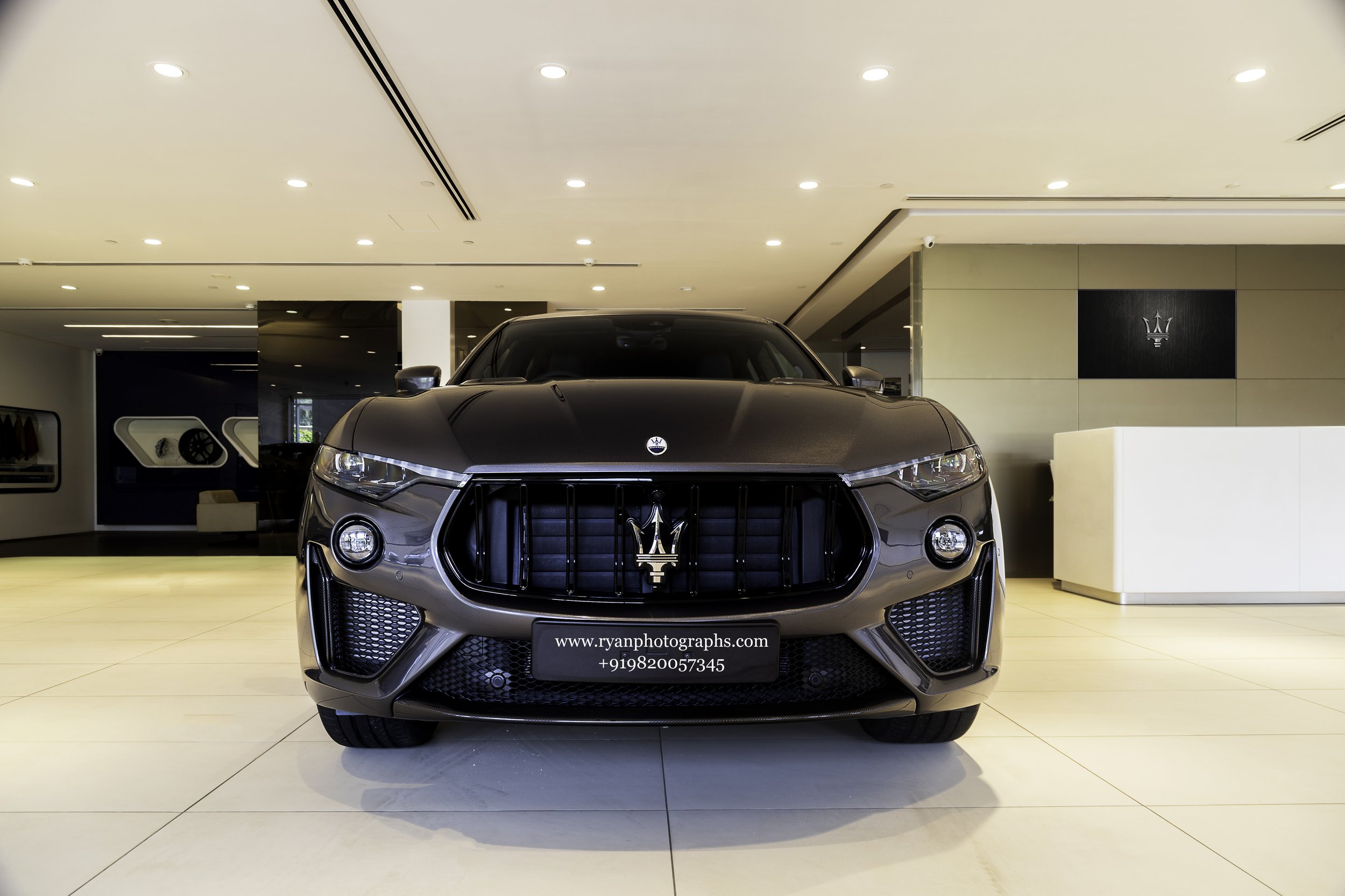 2023 Maserati Levante 