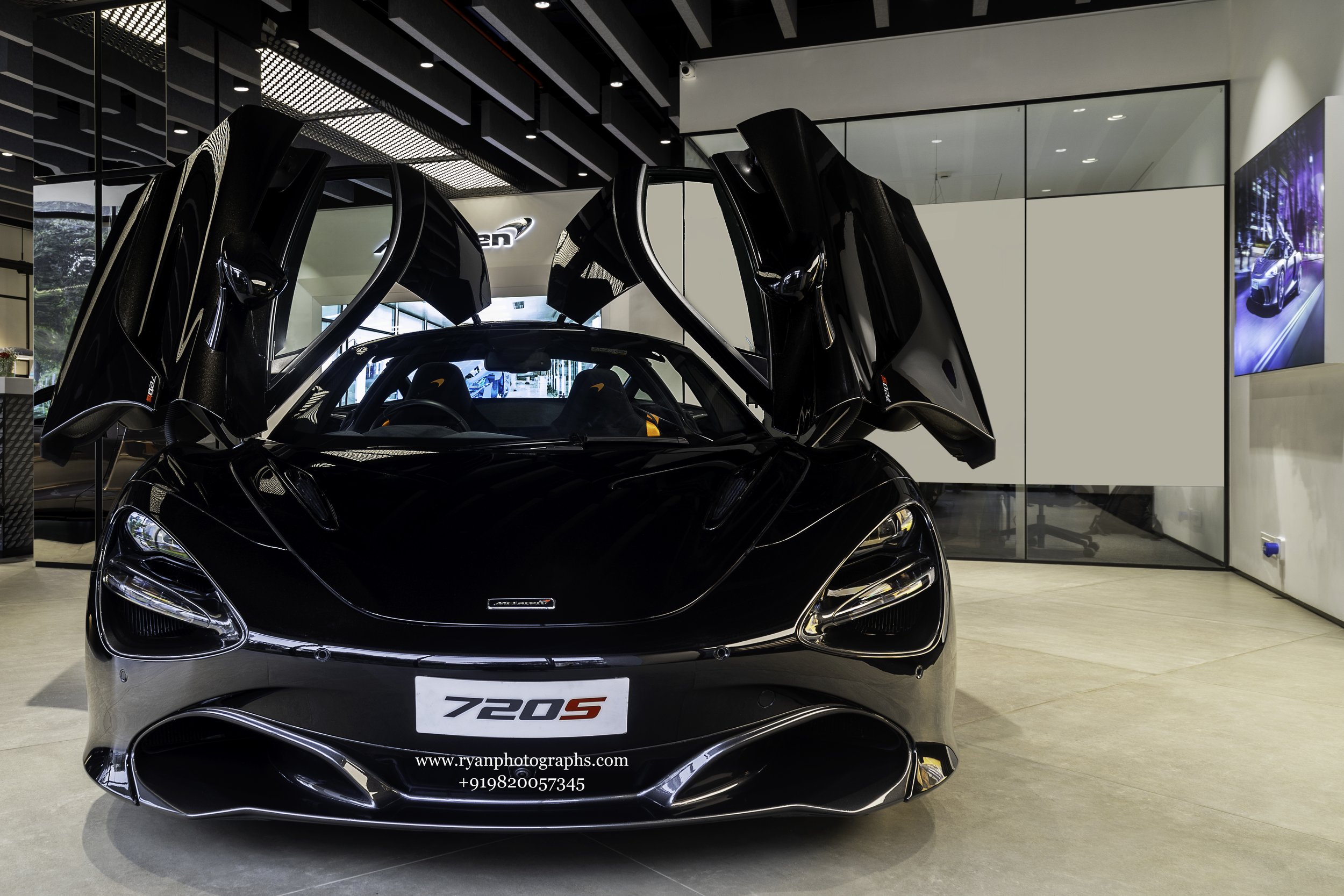 2023 McLaren 720S