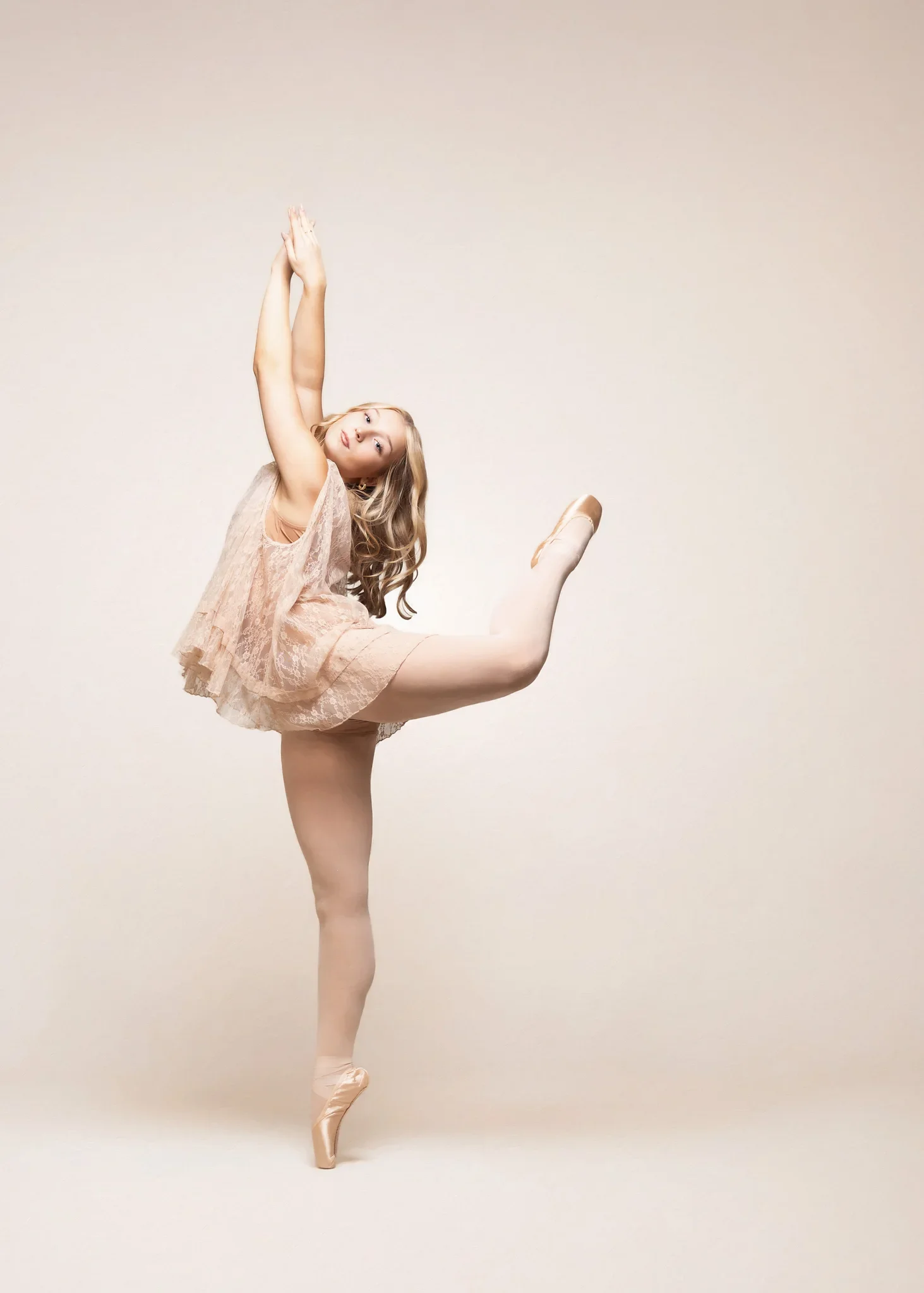 ballet-dancer-studio-nicole-mills-portrait