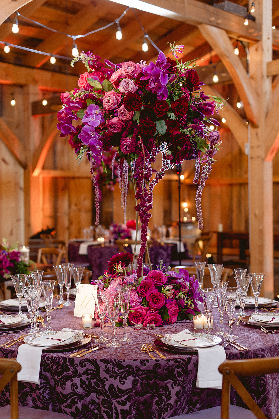 Orchid-and-roses-centerpiece-Barn-at-Lord-Howe-Valley