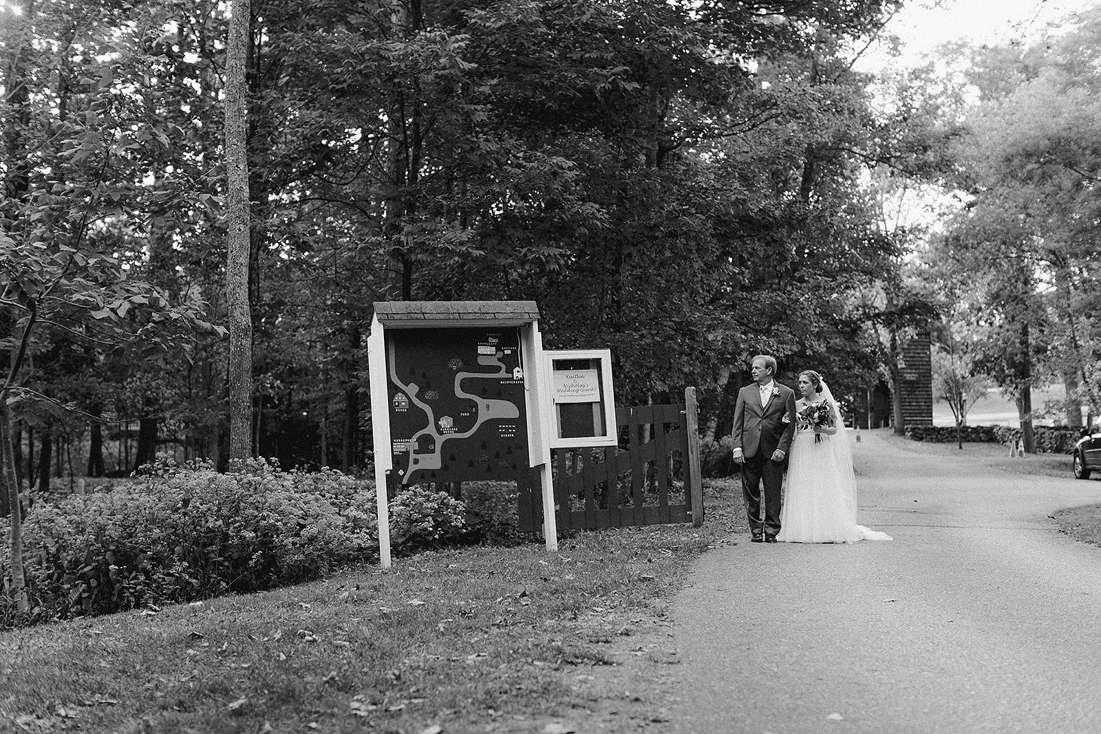 Sweet moment with dad before walking down the aisle