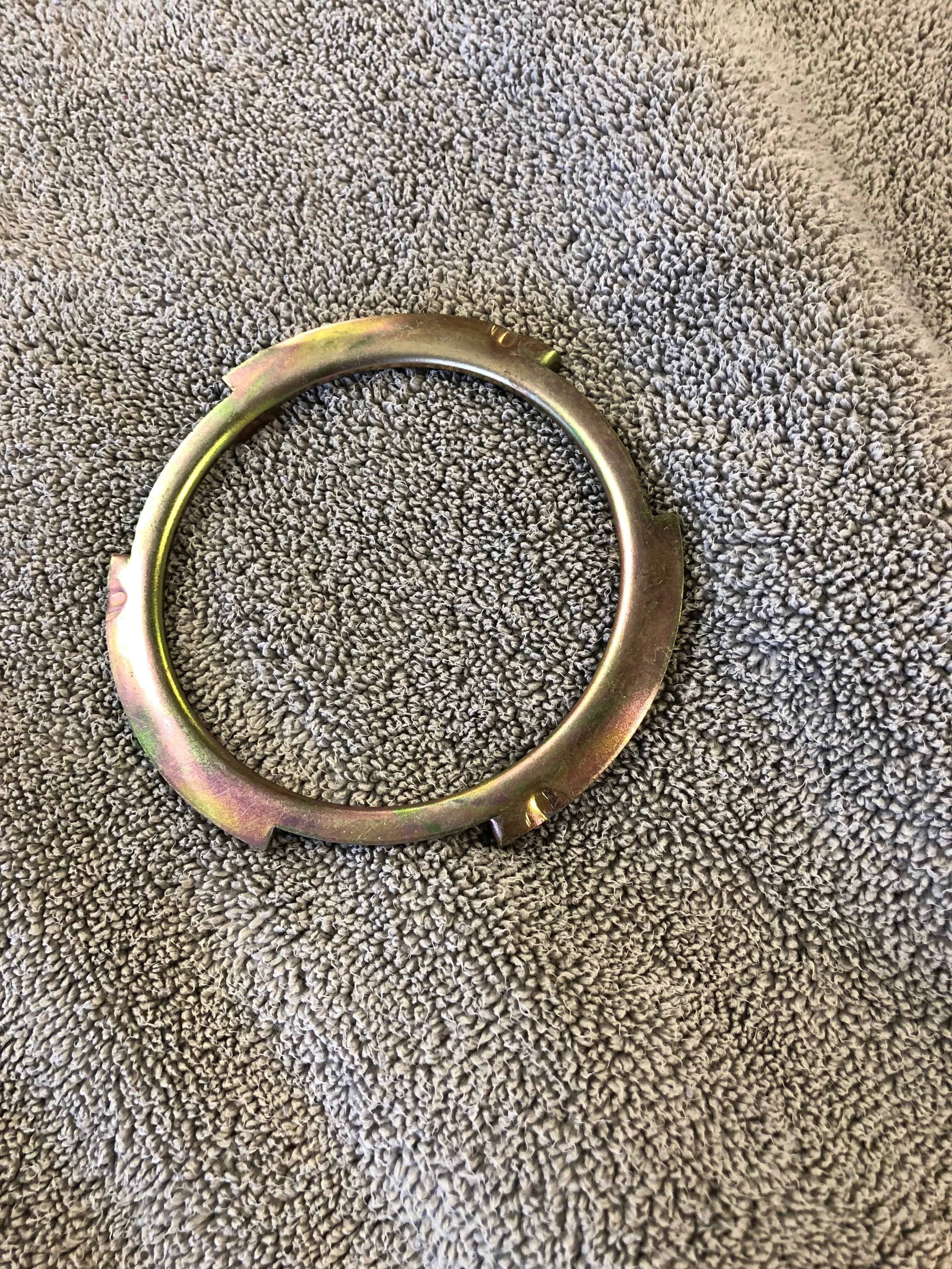 Fuel System - Fuel sending unit Locking Ring