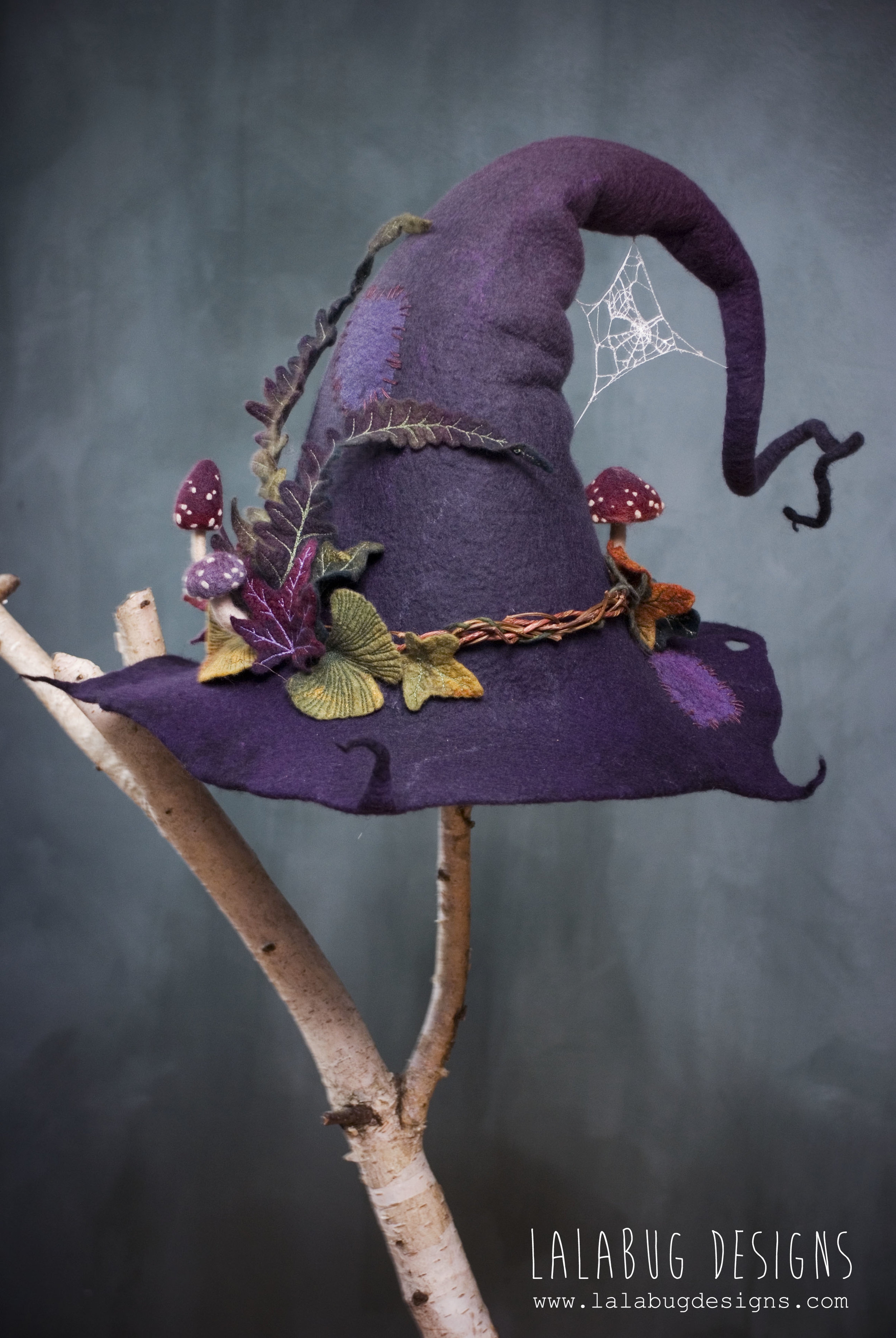 witch-purplemushrooms3.jpg