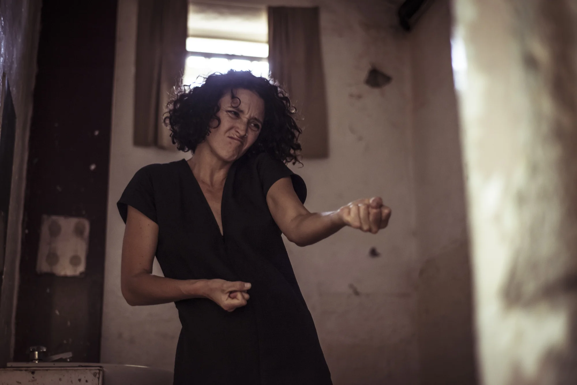 Hauntings / Shape of an Echo 2019. Castlemaine State Festival. Fayen d’Evie, Andy Slater, Anna Seymour, Pippa Samaya, with Ilana Gelbart and Jaycob Campbell. Old Castlemaine Hospital. Photo by Pippa Samaya.