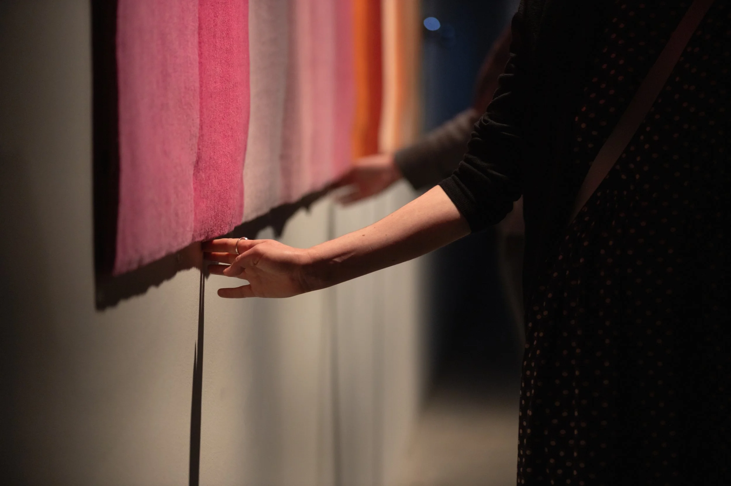 Holding Sensory exploration with Fayen d’Evie (fullres)-1827.jpg