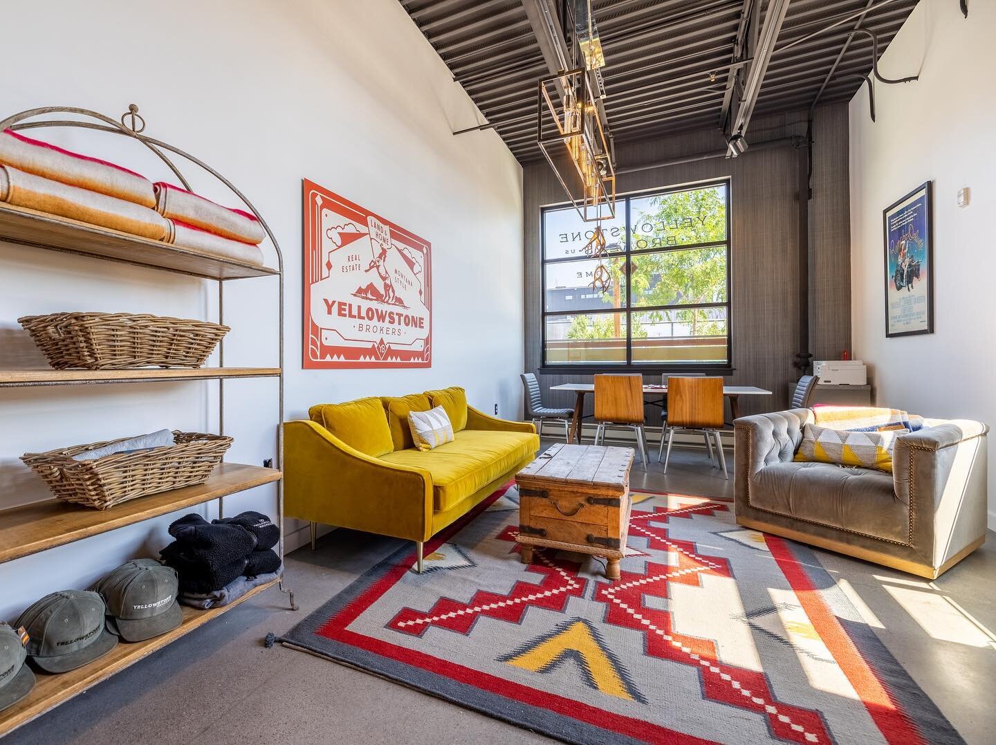 The new office of @yellowstone_brokers with all of its brilliant sun exposure, located in the @cannerydistrict in Bozeman.

#bozeman #yellowstonebrokers #yellowstone #bozeman #montana #bozemanmontana #cannerydistrict #realestate #office #realestateof