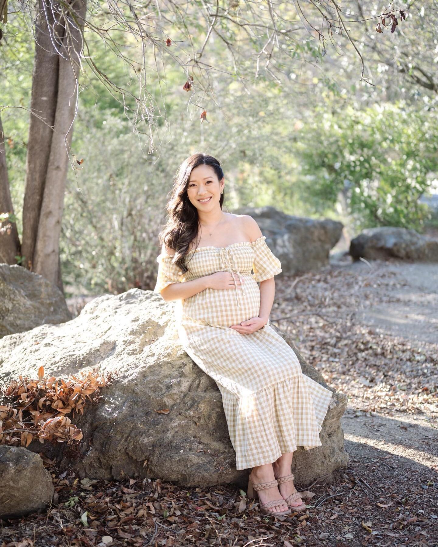 Back in work mode and got to beautify @katejlee for her maternity shoot. Thank you for trusting me in. Hair &amp; Makeup @juliejungmakeup ❤️ #maternityshoot #2022