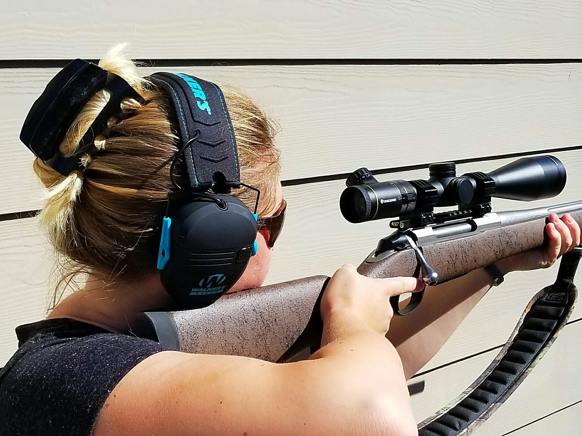 ReelCamo Girl Product Review - Razor Slim Shooter Folding Muff