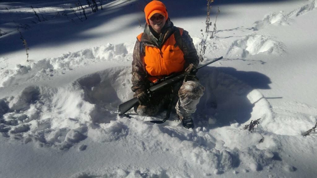 Size comparison: I'm 5'1" and this is a cow moose bed. The picture doesn't do this bed justice because my pack isn't even touching the back brim