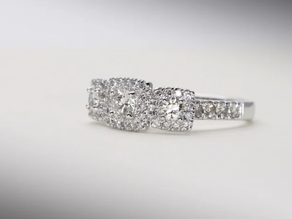 Manjian engagement rings007.JPG
