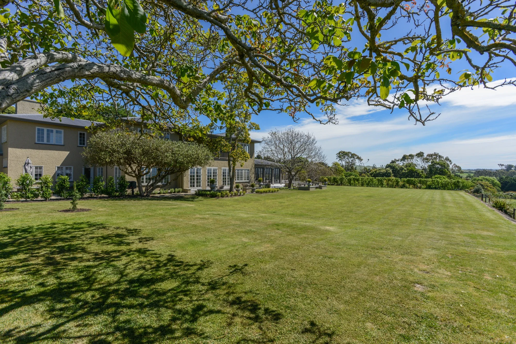   Luxury Retreat in Hawkes Bay    Book Now >  