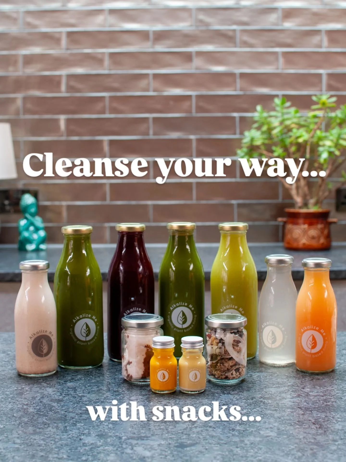 Gentle Detox this January 🌿✨️

Whether that be diving in to liquid-only, keeping it real with some raw, healthy snacks or cleansing alongside a healthy meal each day with our mini-cleanse, we have an option to suit you.🦋

Made with love, care and r