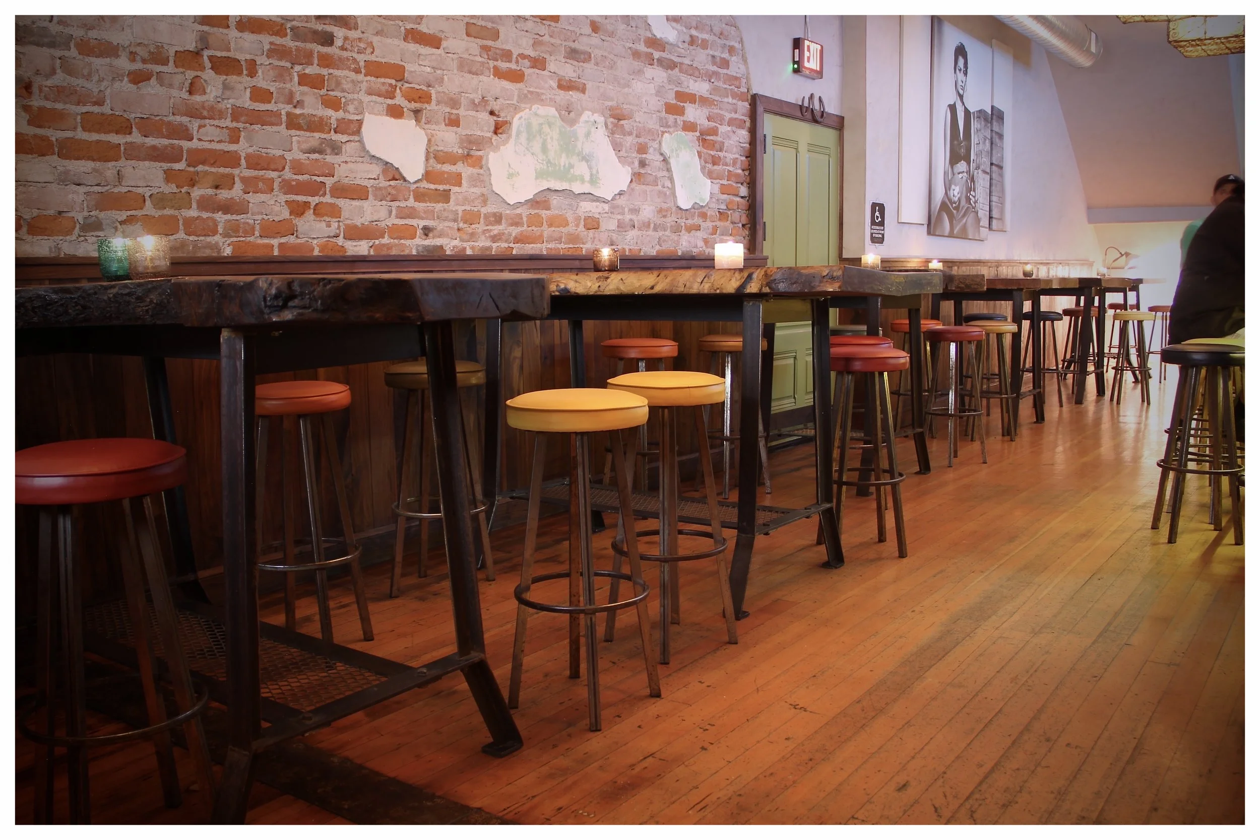 DOUGLASS FIR / Bar / Geyserville