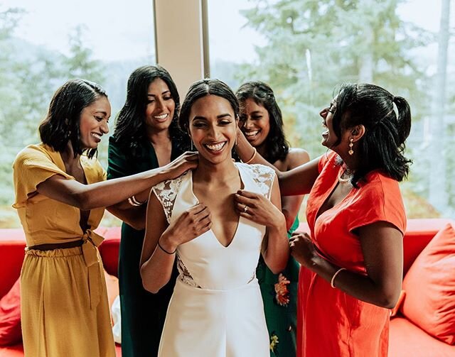 INCREDIBLE | women. 
Clients, colleagues, mentors, friends🙌 
I&rsquo;m surrounded by them everyday. 
Amanda and her crew  completely embodied this feeling for me💫 
Photographer | @bowlinephoto 
Dress | @floravere 
Planner + Florals | @blisswhistler