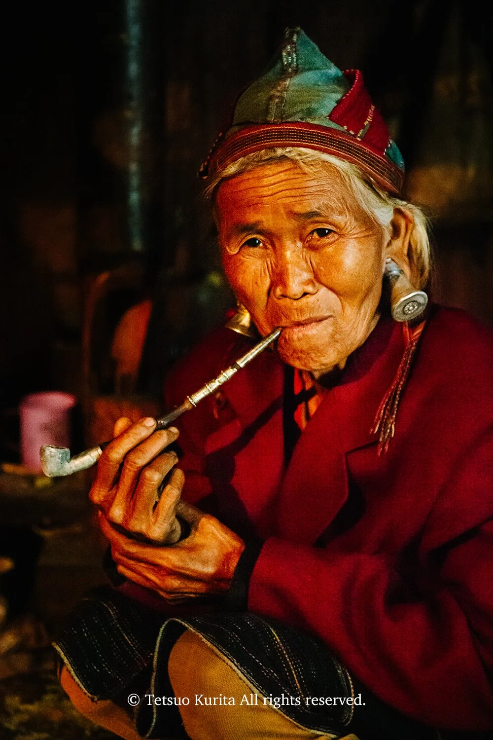 Smoking / Wa people