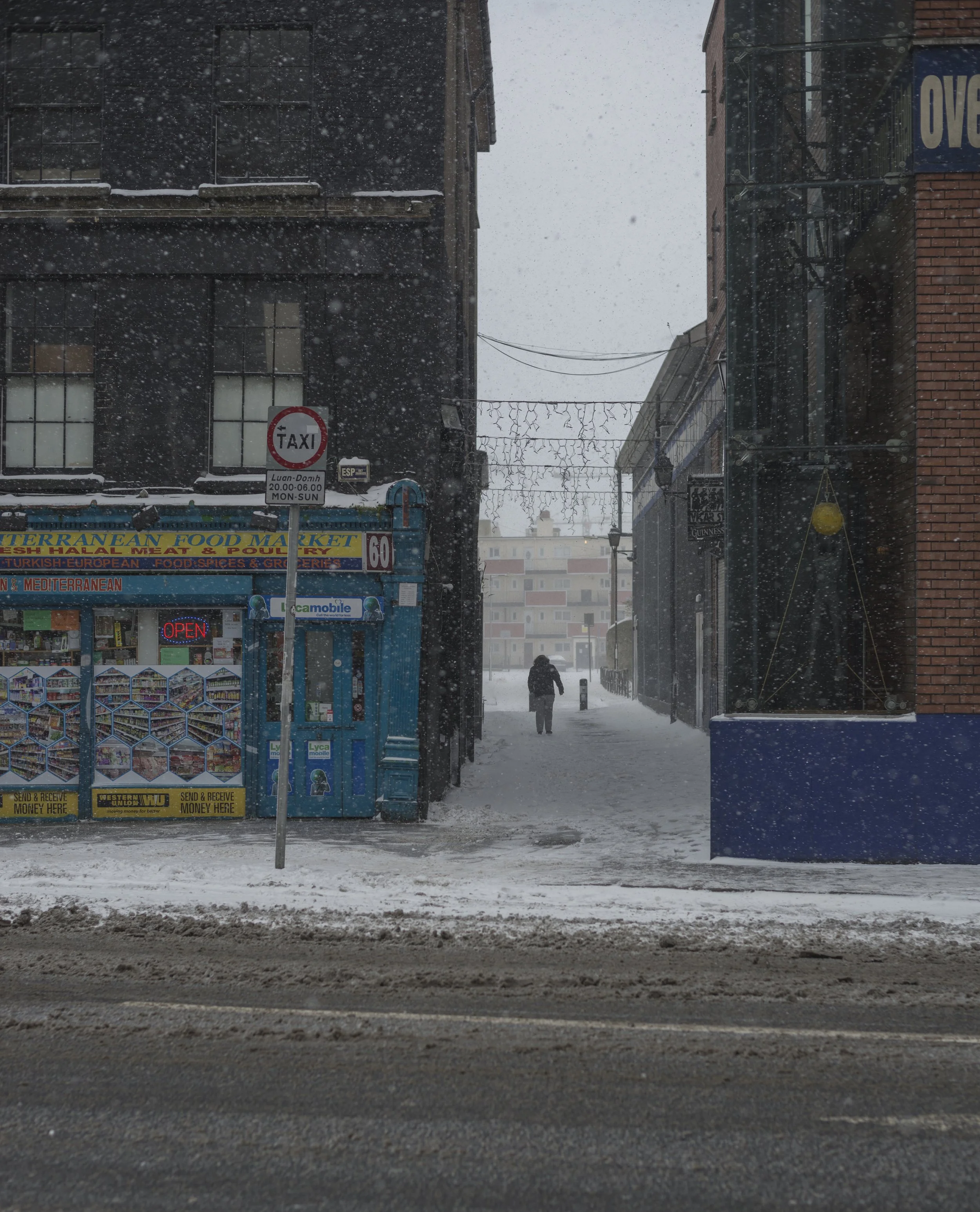 Laneway in the snow.jpg