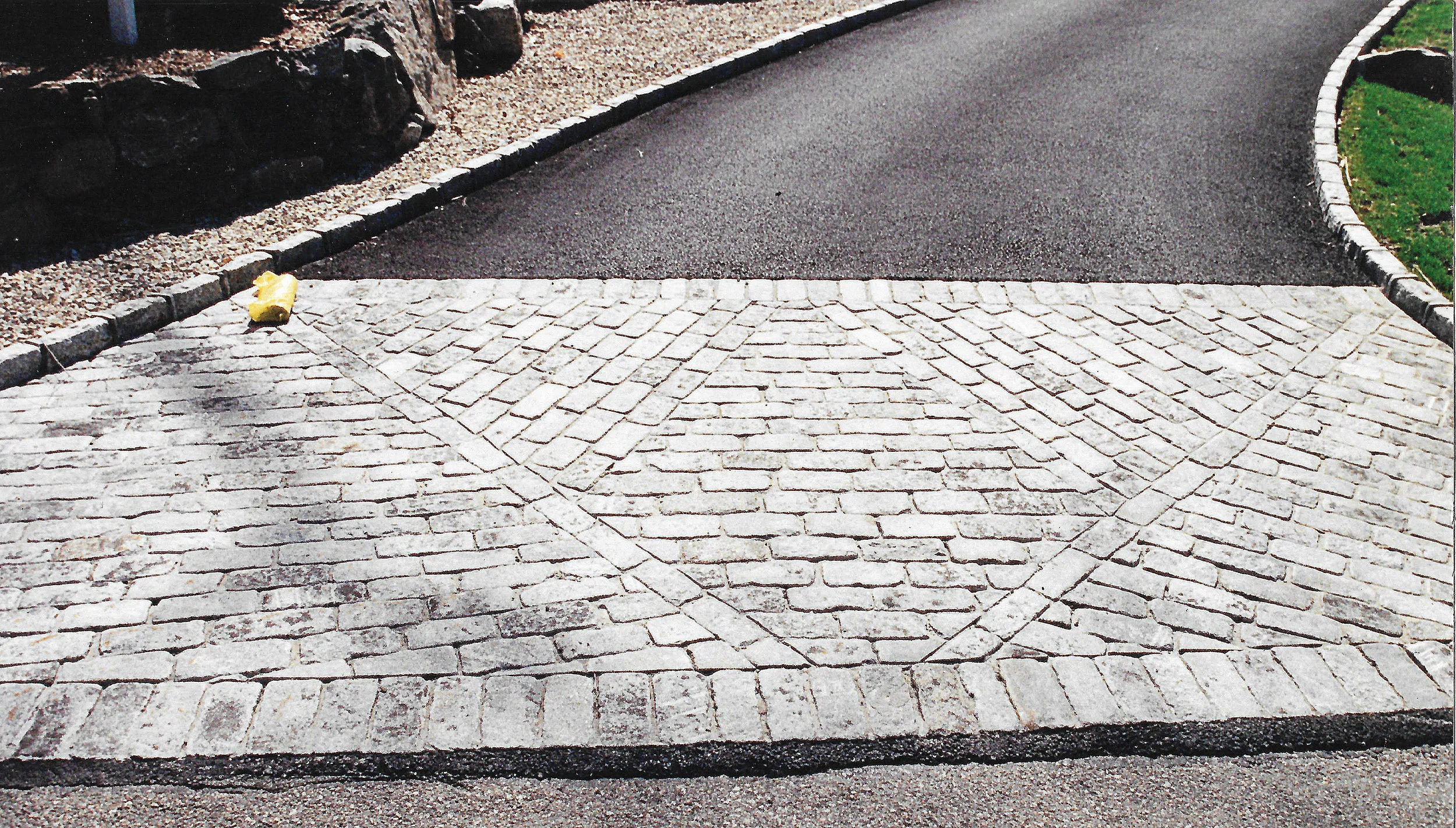V cobble stone driveway.jpg