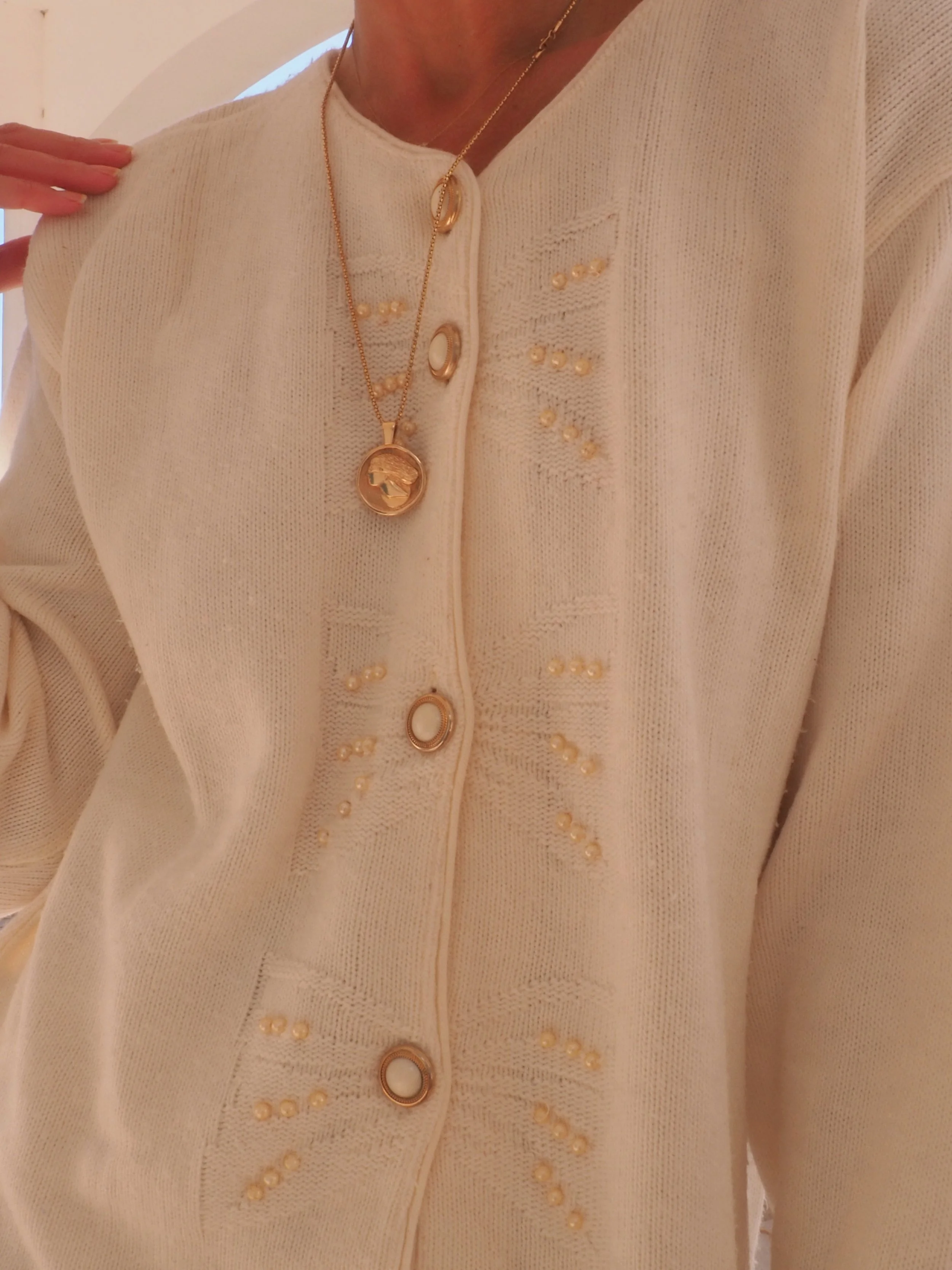 MOON CARDIGAN with PEARL