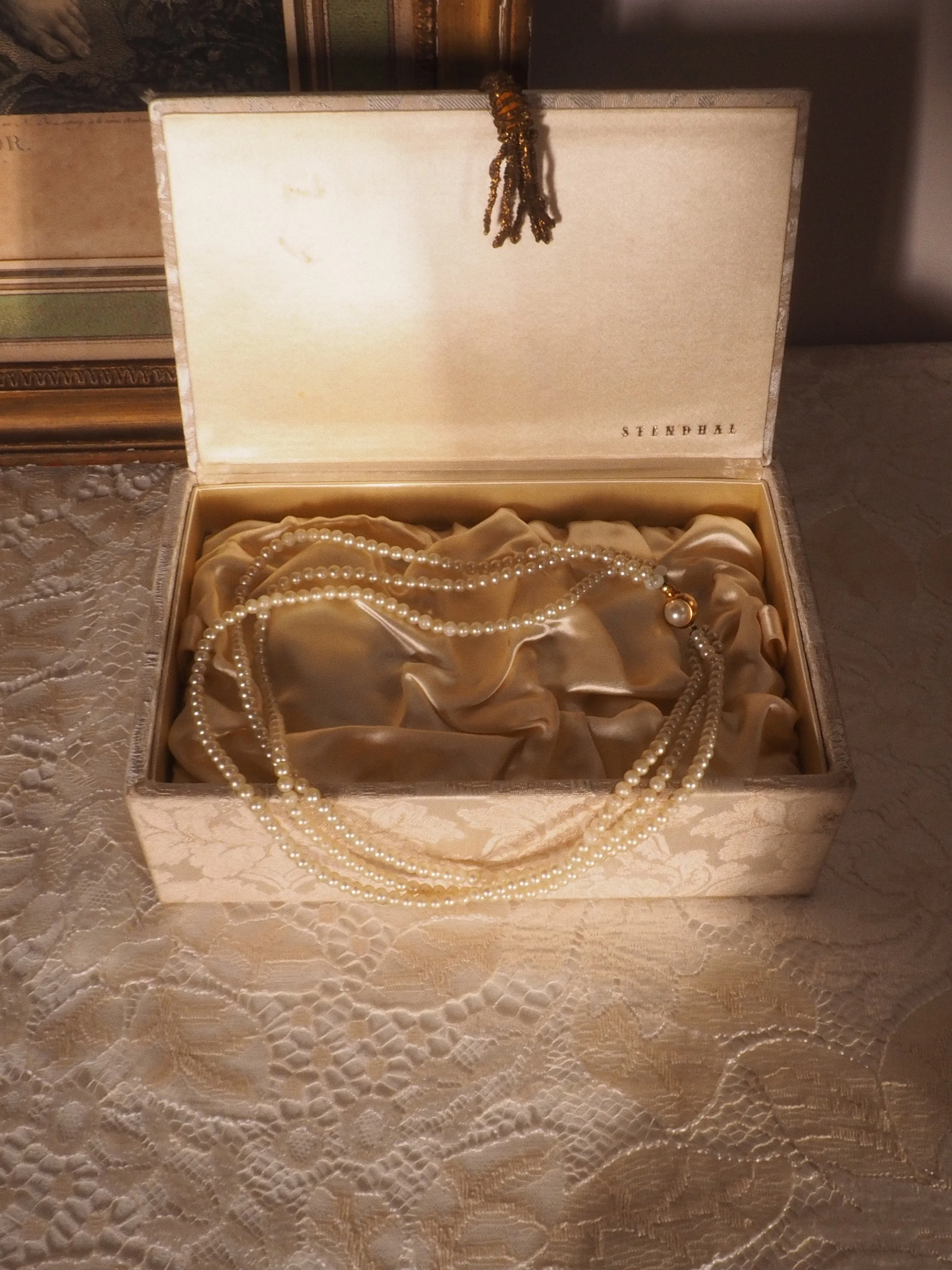 STELLA VINTAGE PEARL NECKLACE